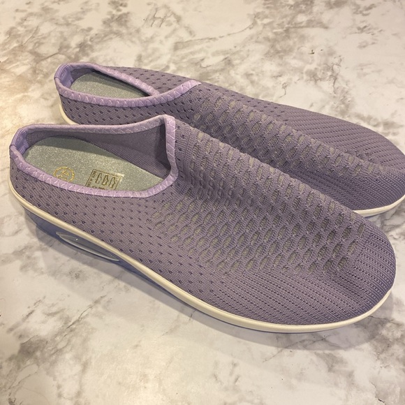 Slip on Shoes - Picture 2 of 8